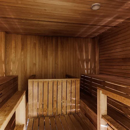 래디슨 블루 알렉산테리 호텔, 4*